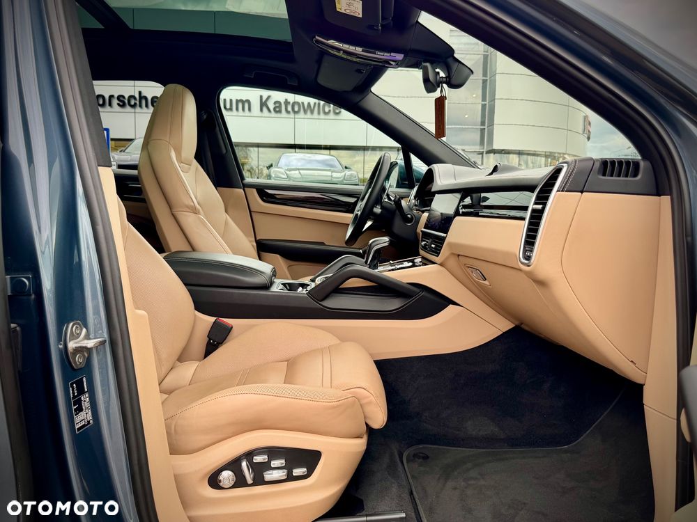 Porsche Cayenne S - 23