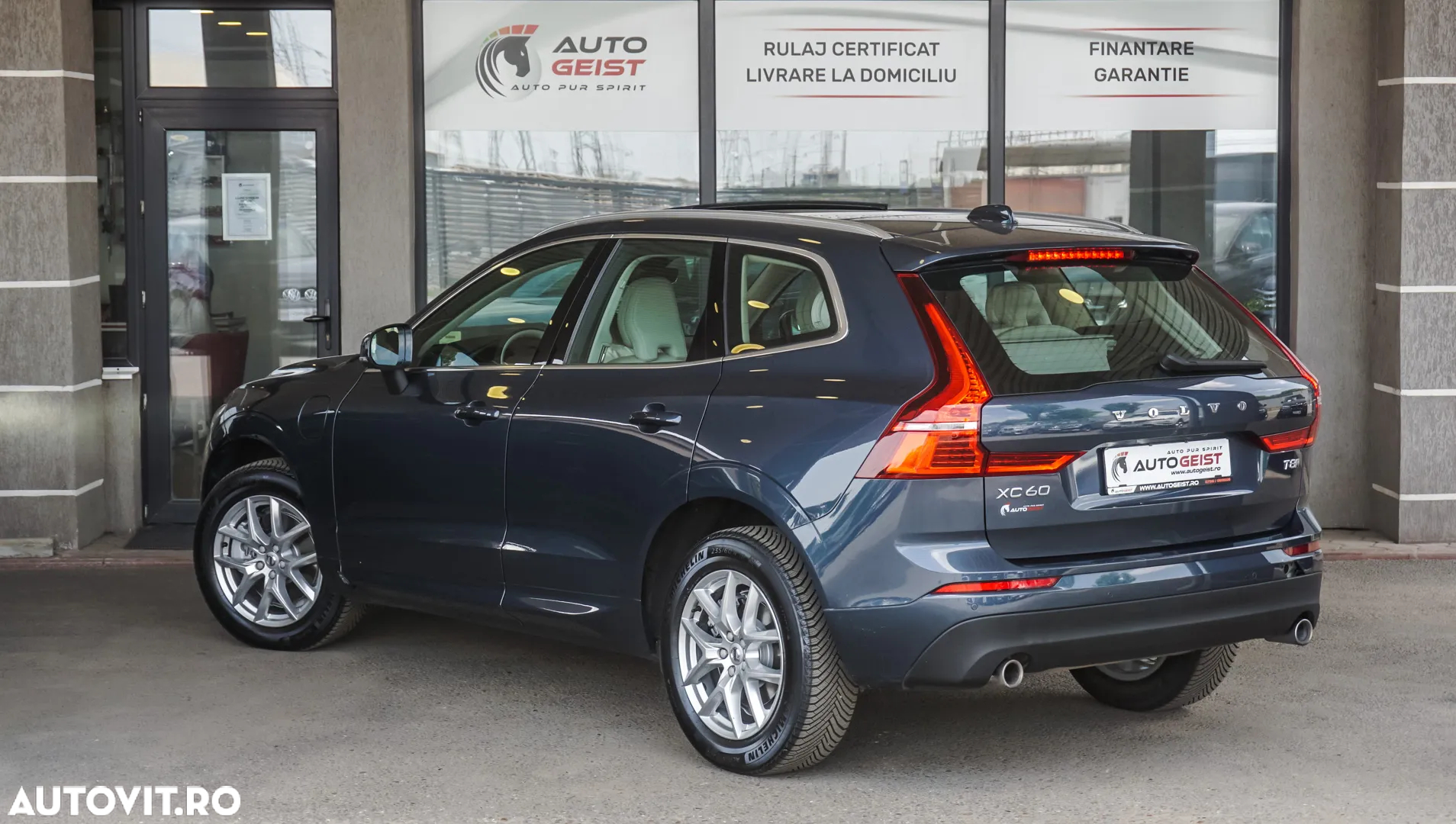 Volvo XC 60 T8 Twin Engine AWD Geartronic Momentum - 8