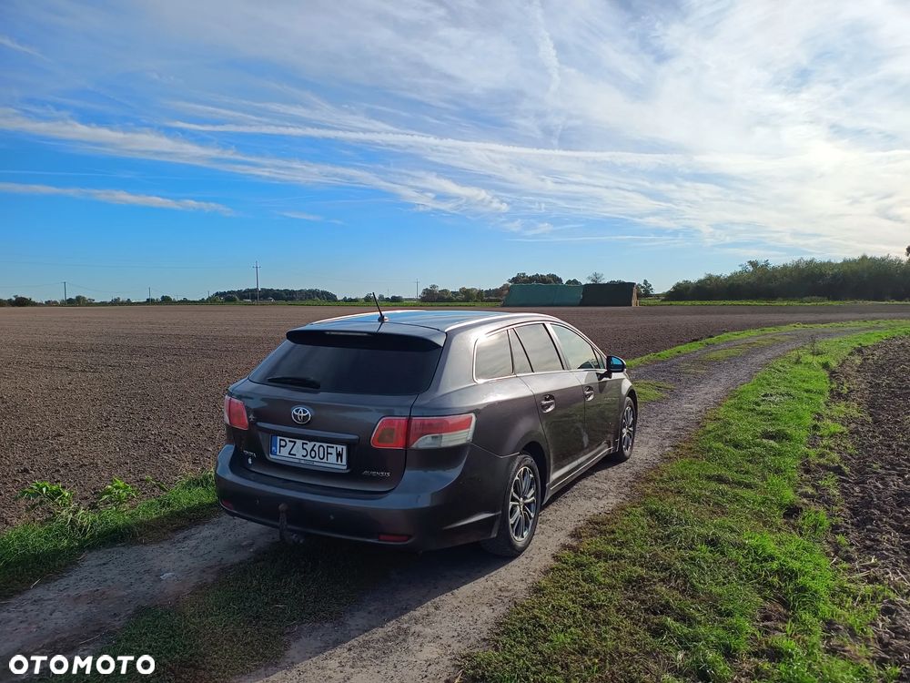 Toyota Avensis - 10