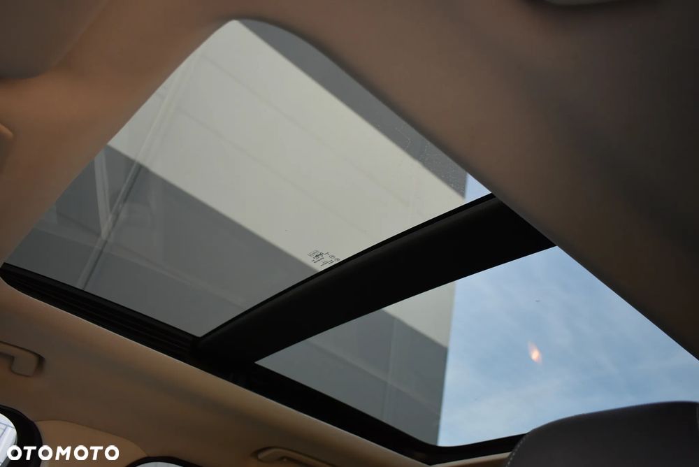 Ford Kuga 2.0 TDCi 2x4 Titanium - 11