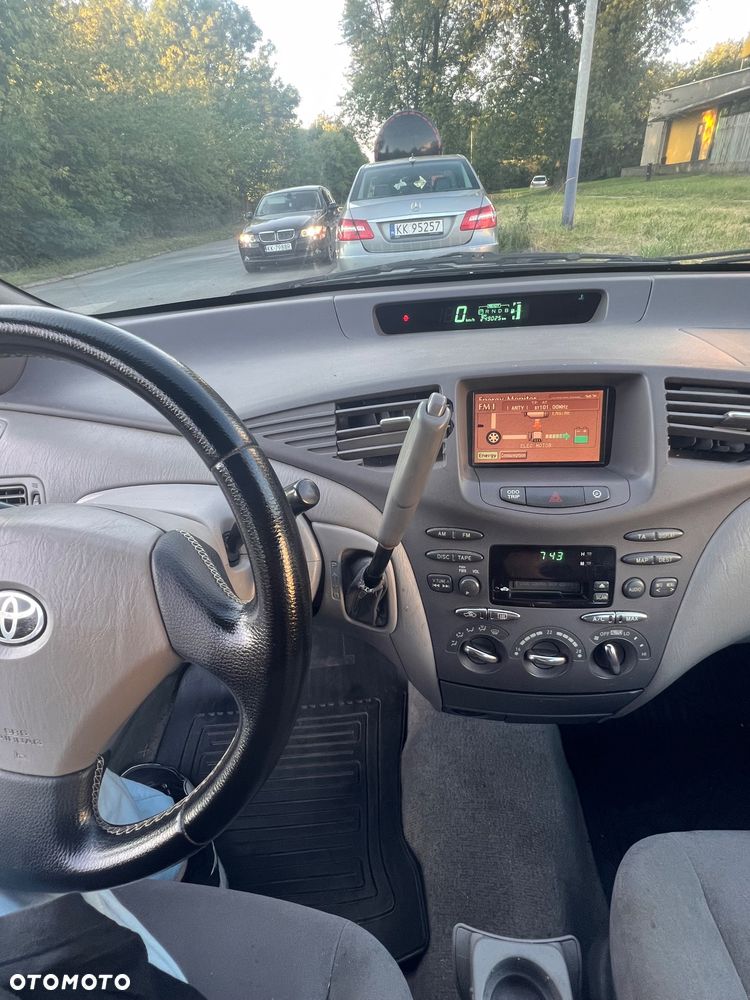 Toyota Prius - 10