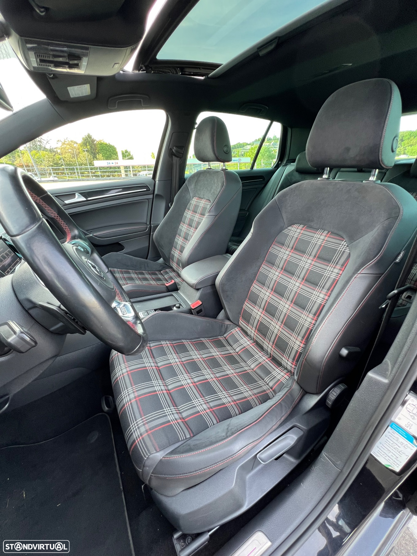 VW Golf 2.0 TSi GTi DSG - 9