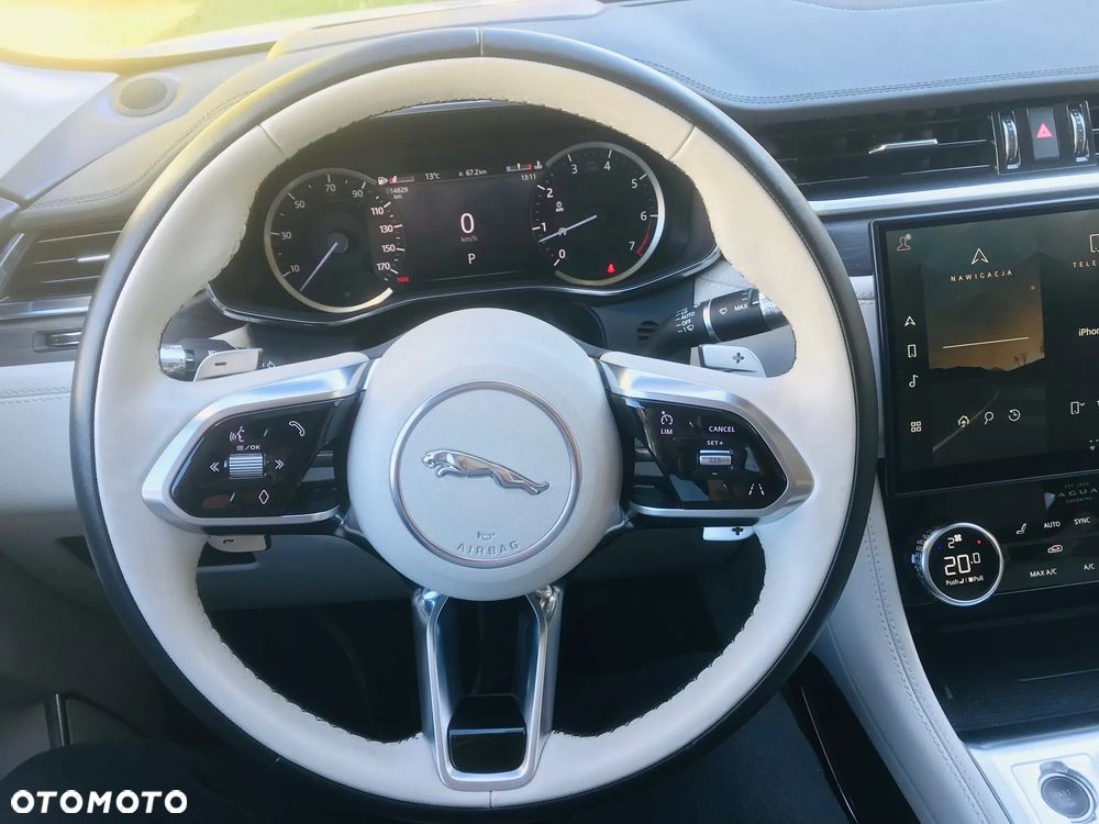 Jaguar F-Pace P250 AWD R-Dynamic HSE - 19