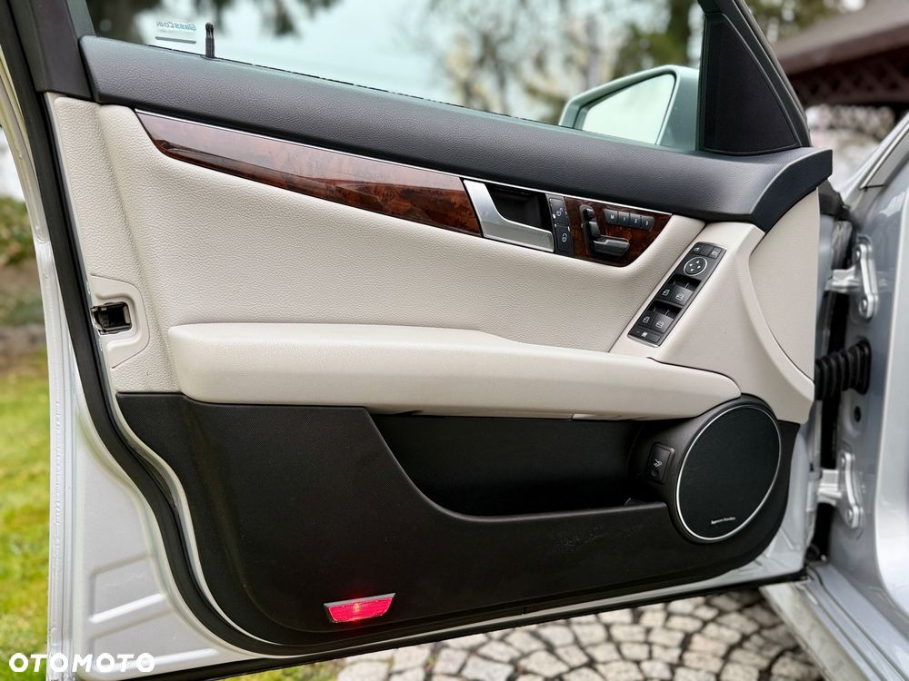 Mercedes-Benz Klasa C 350 4Matic (BlueEFFICIENCY) 7G-TRONIC Elegance - 12