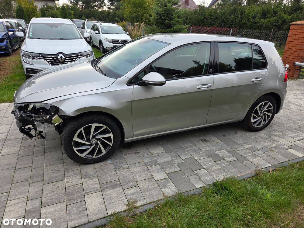 Volkswagen Golf - 10