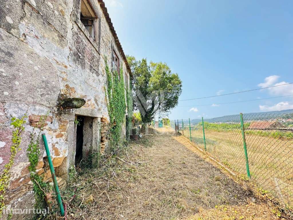 Moradia de pedra para recuperar à venda em Santa Marta de Portuzelo... - Grande imagem: 3/19