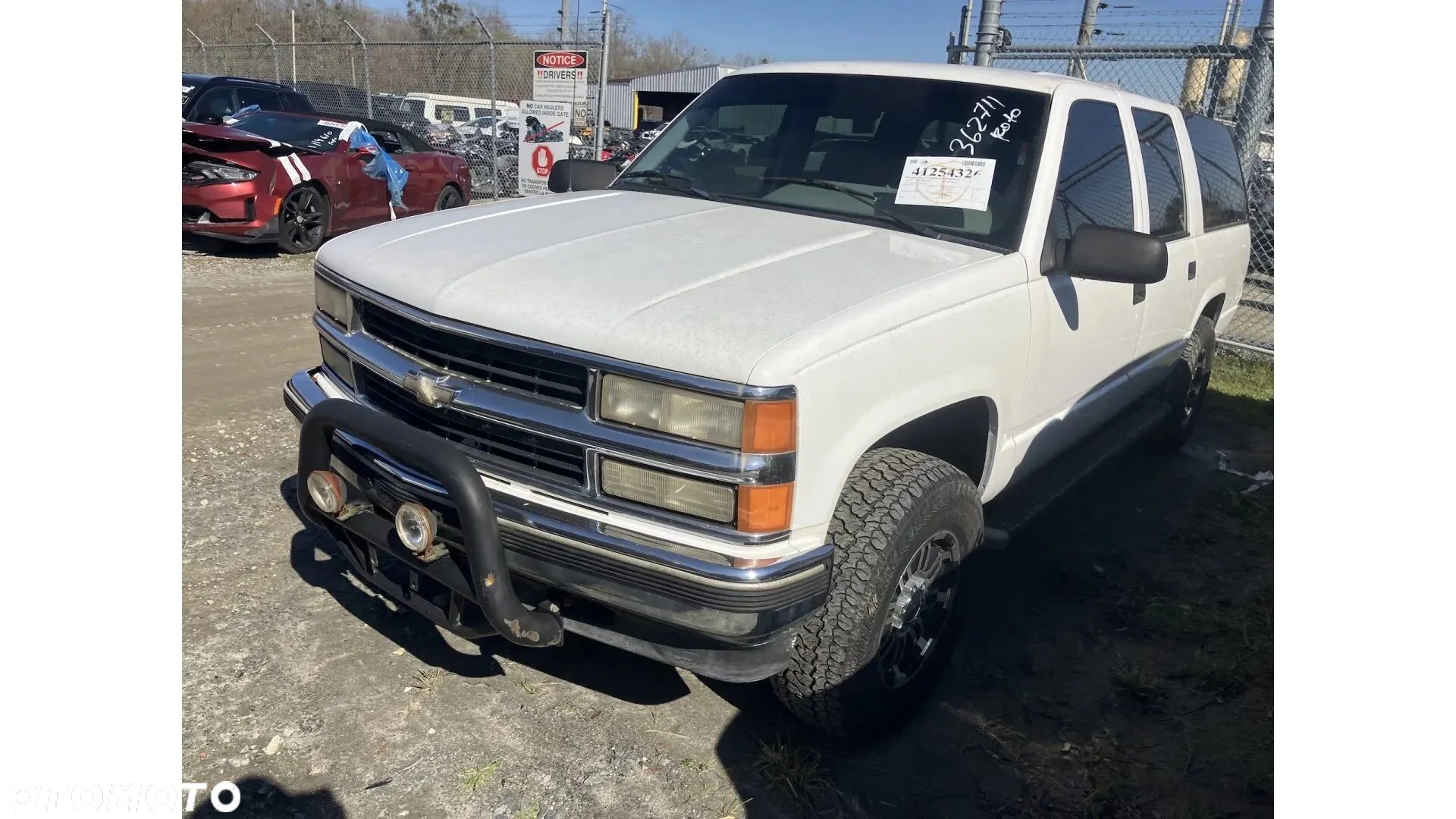Chevrolet Suburban - 2
