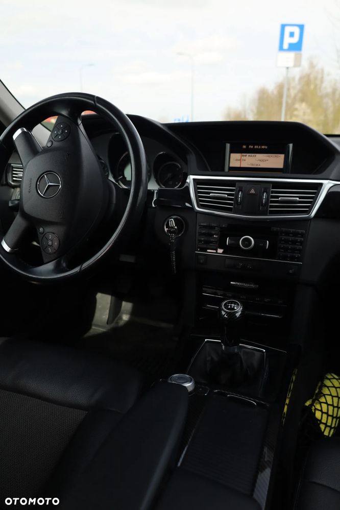 Mercedes-Benz Klasa E 220 CDI BlueEff Avantgarde - 21