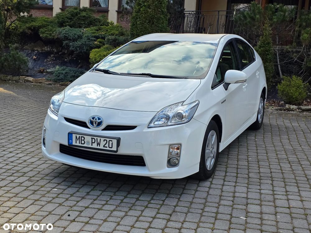 Toyota Prius (Hybrid) - 24