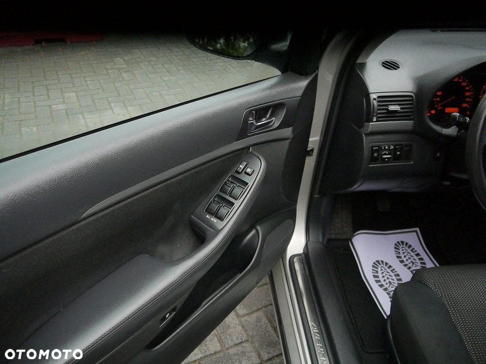 Toyota Avensis 2.0 VVT-i Sol plus Premium - 33
