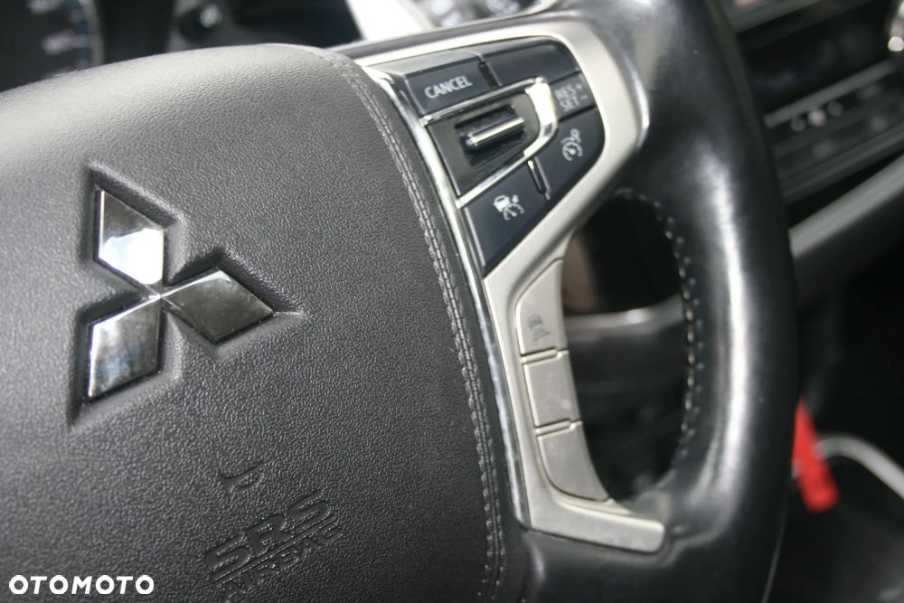 Mitsubishi Outlander - 28