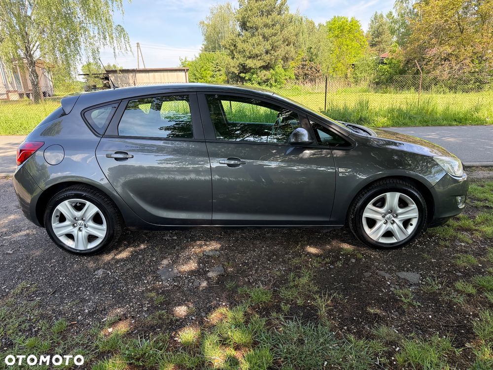 Opel Astra 1.6 Cosmo - 11