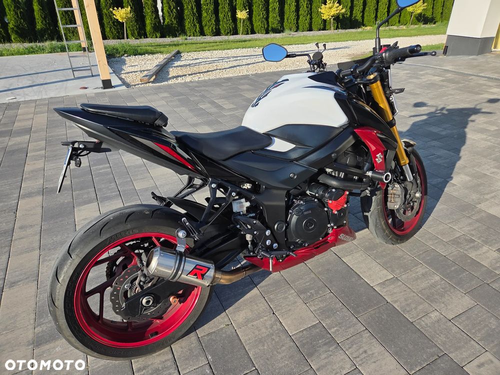 Suzuki GSX - 2
