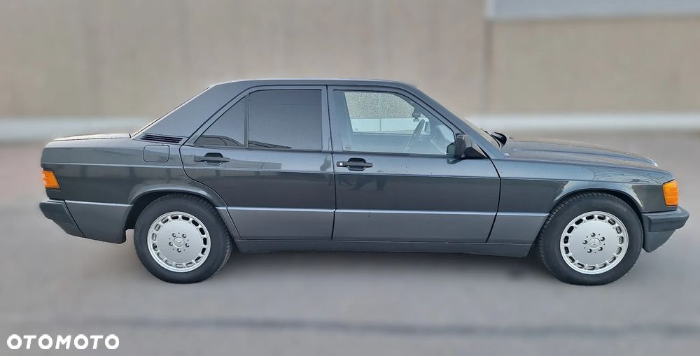 Mercedes-Benz W201 (190) - 3