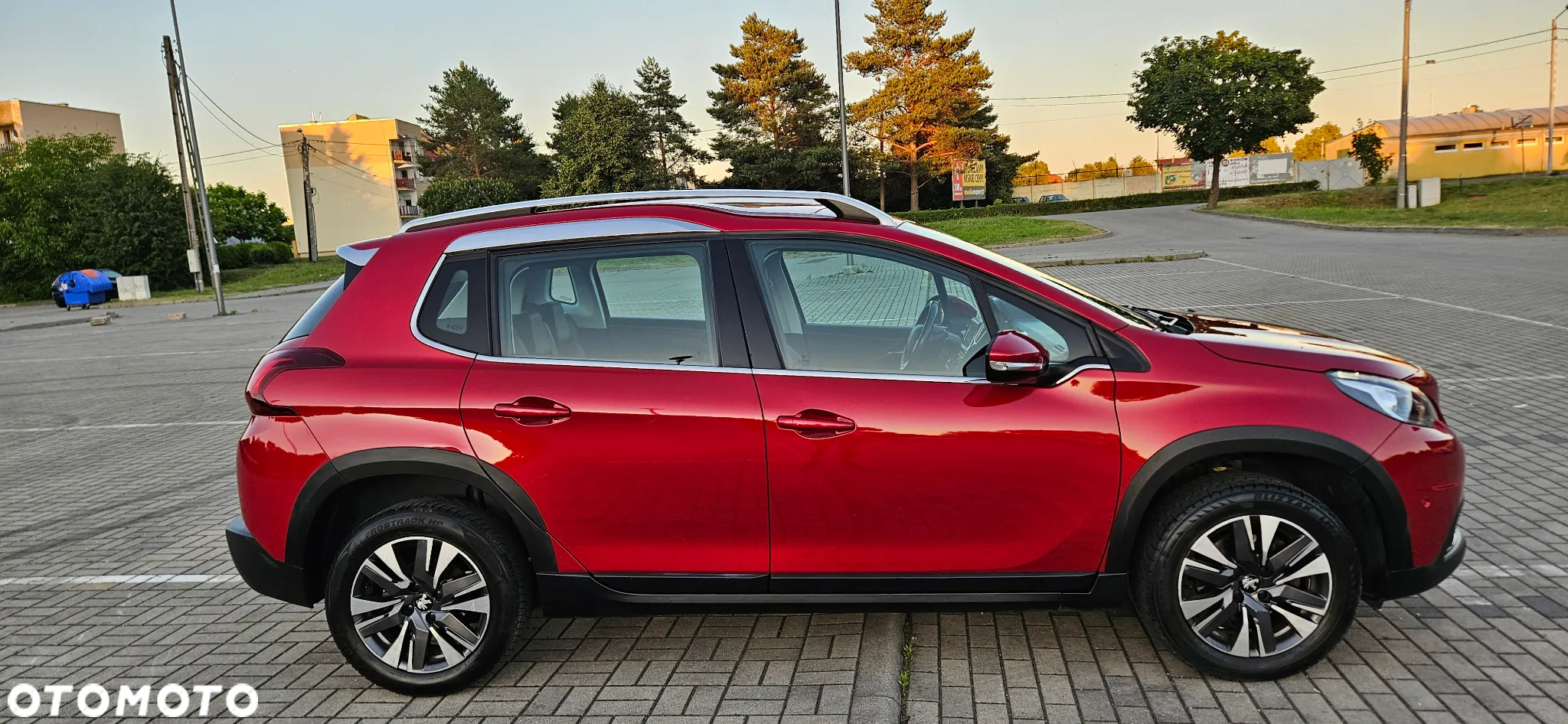 Peugeot 2008 PureTech 110 Stop&Start Allure - 19