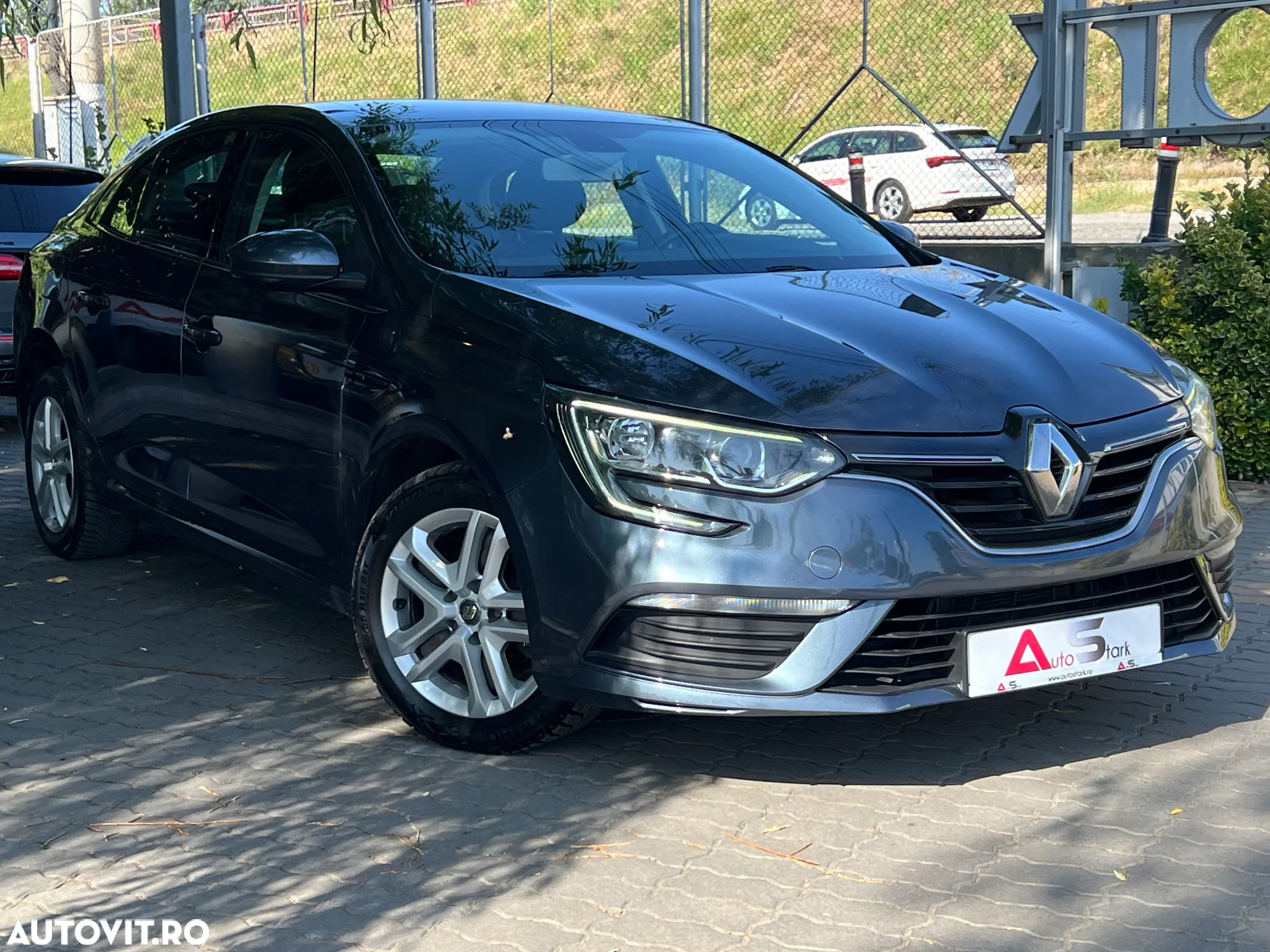 Renault Megane TCe Life - 3