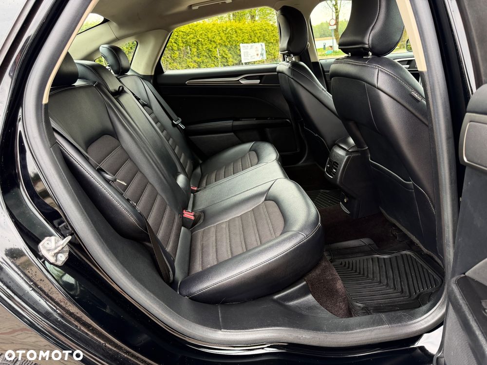 Ford Fusion - 7