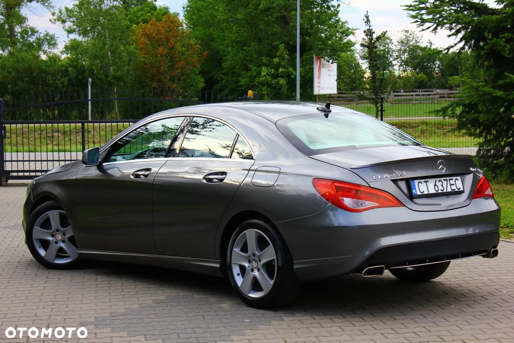 Mercedes-Benz CLA 250 4Matic 7G-DCT - 5