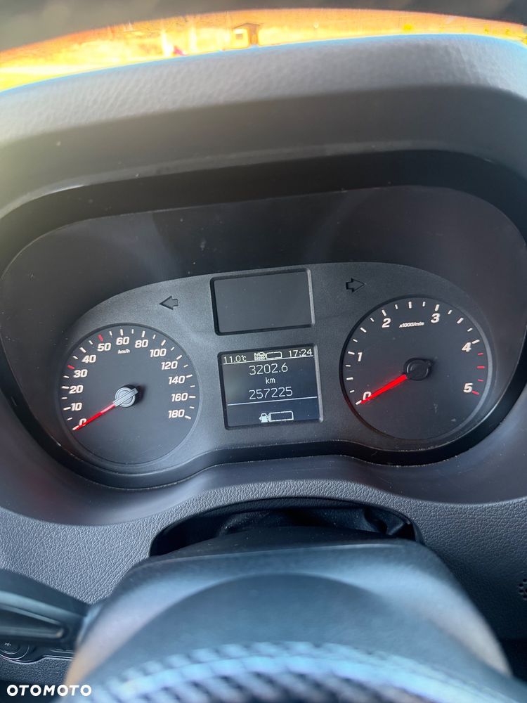 Mercedes-Benz Sprinter - 30