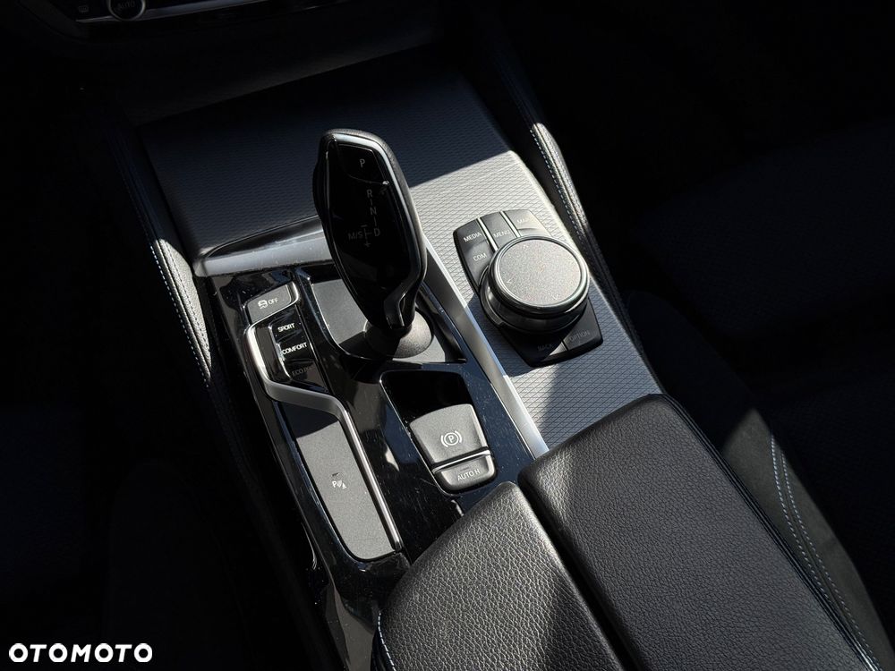 BMW Seria 5 530i xDrive M Sport sport - 31