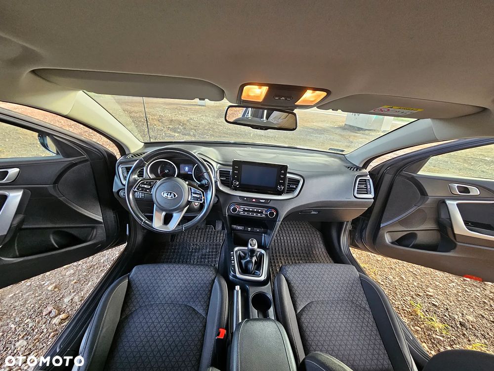 Kia Ceed - 16