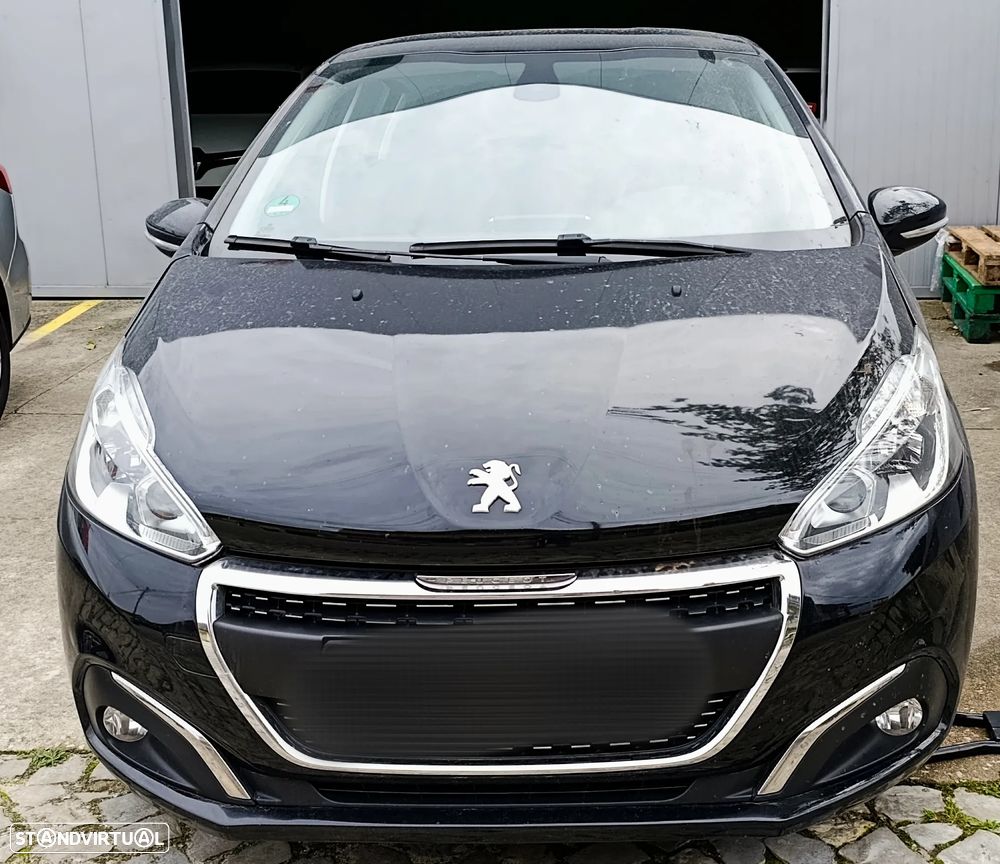 Peugeot 208 - 1