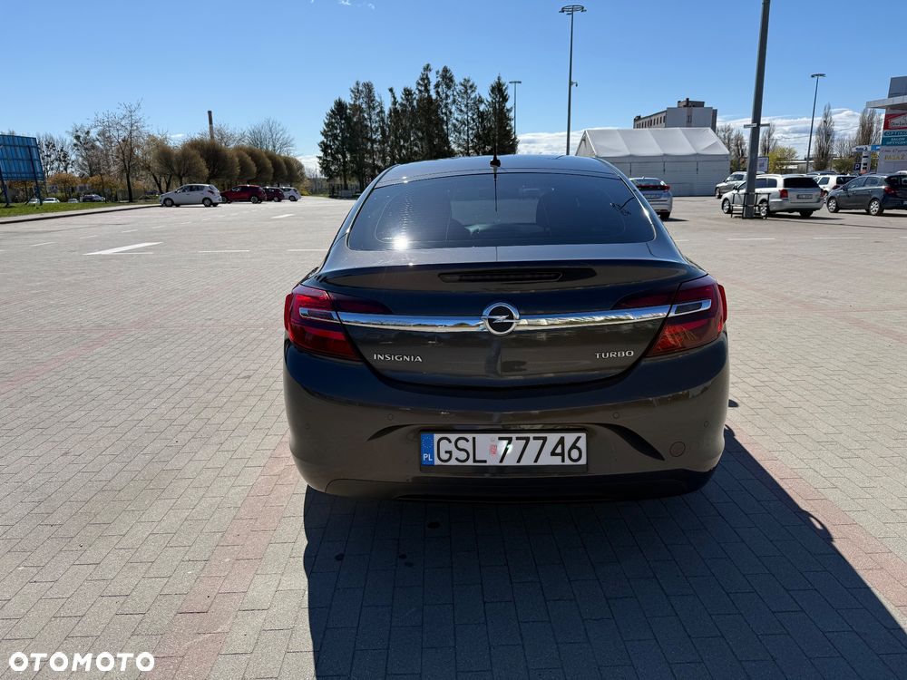 Opel Insignia 1.6 SIDI Turbo - 3