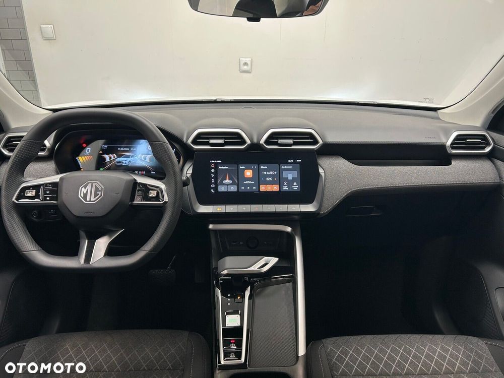 MG ZS Hybrid+ - 15