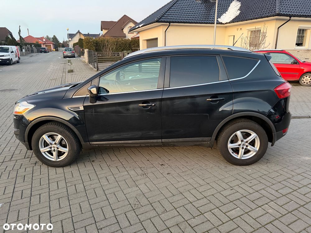 Ford Kuga 2.0 TDCi 2x4 Titanium - 12