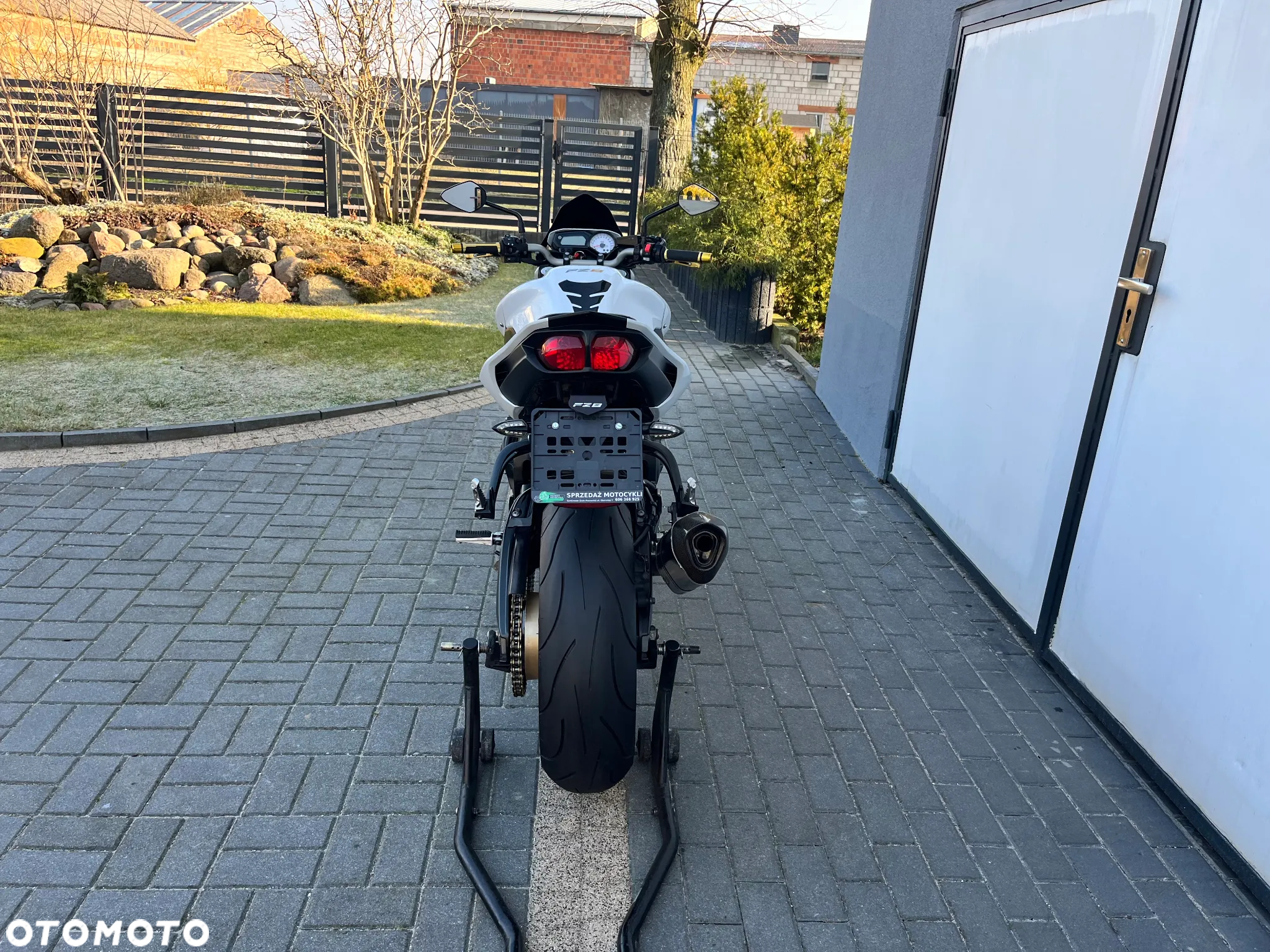 Yamaha FZ8 - 9