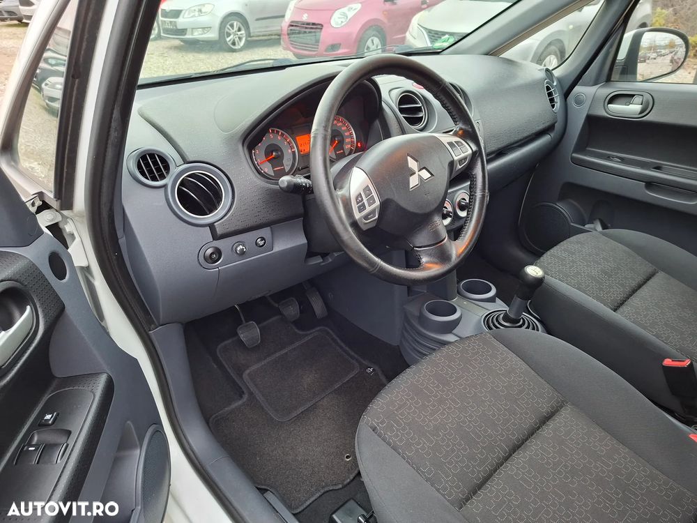 Mitsubishi Colt - 14