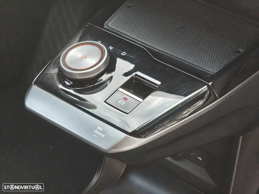 MG MG4 64 kWh Luxury - 9