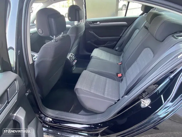 VW Passat 1.6 TDI Business DSG - 14