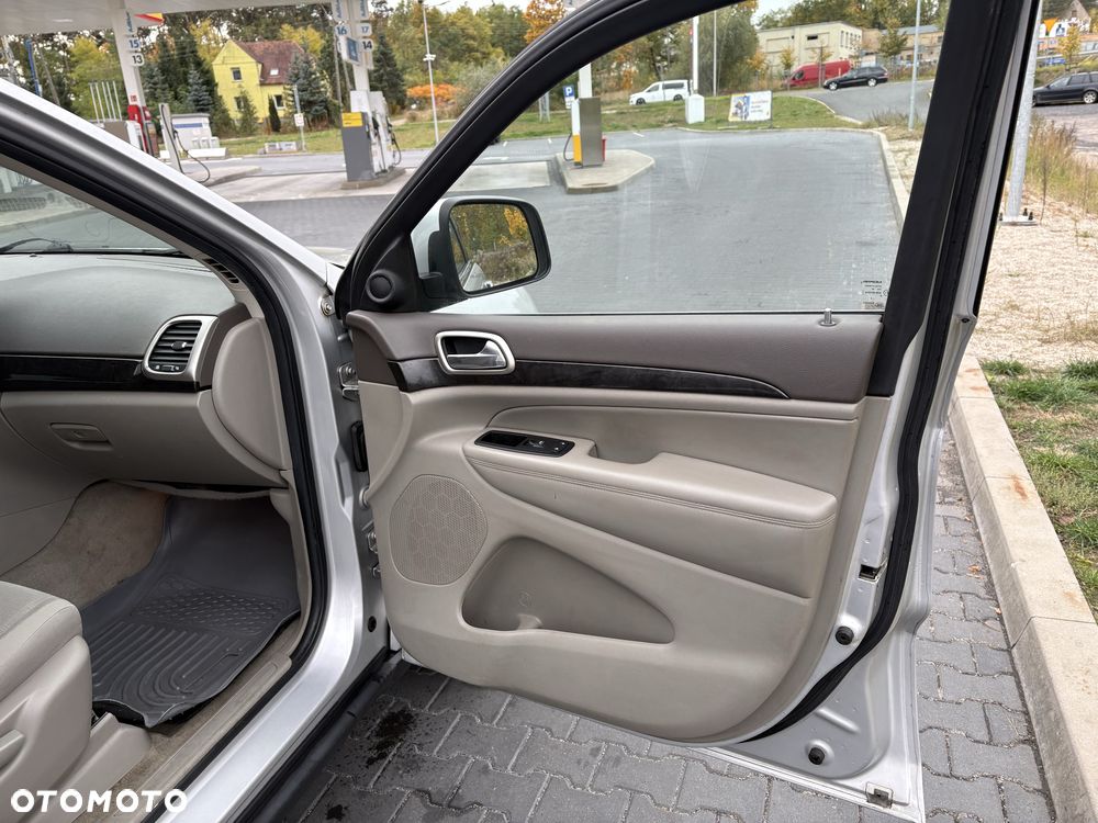 Jeep Grand Cherokee - 8
