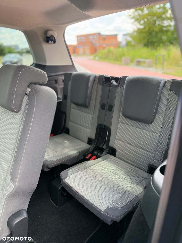 Volkswagen Touran 1.6 TDI SCR BlueMotion Technology DSG Trendline - 26