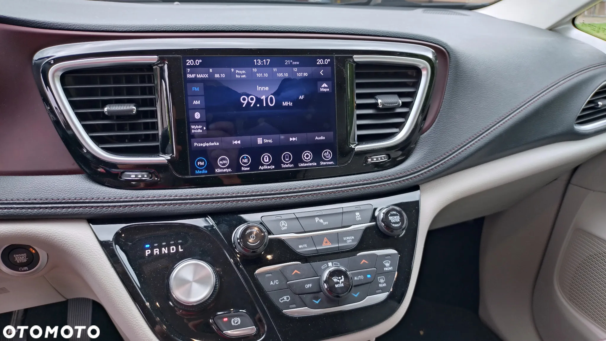 Chrysler Pacifica - 12