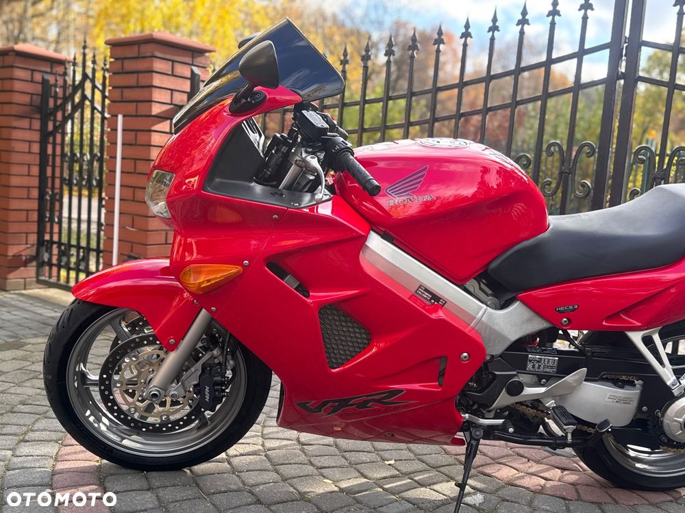 Honda VFR - 19