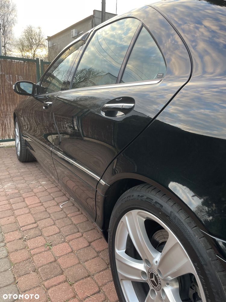 Mercedes-Benz S-Class 2005 photo 2