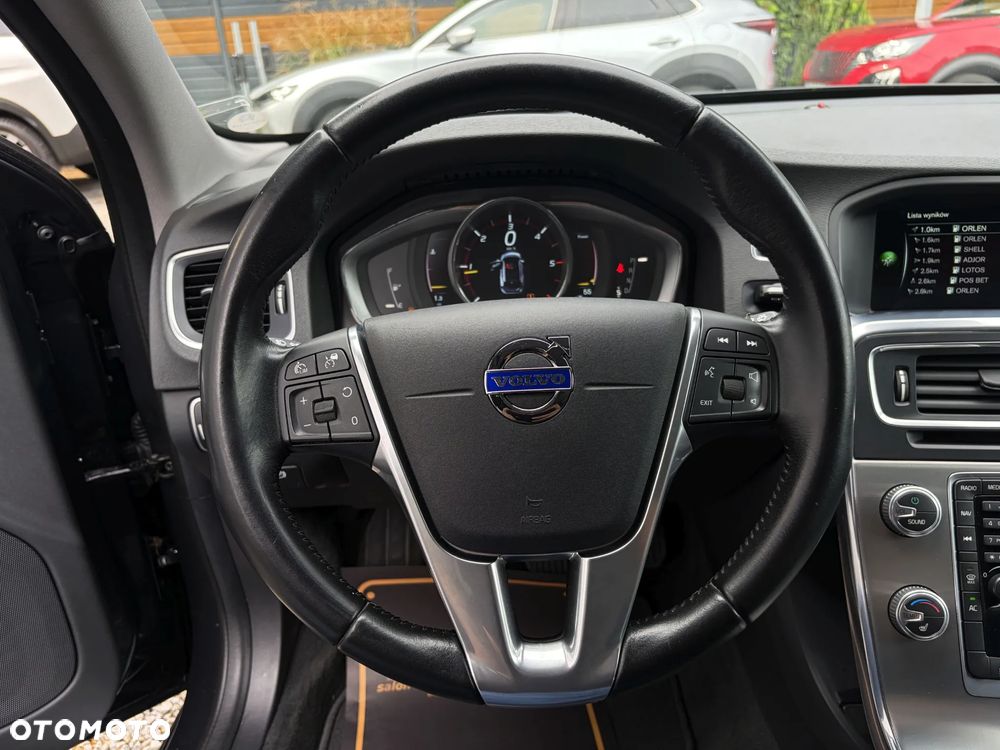 Volvo V60 D4 Geartronic Momentum - 22