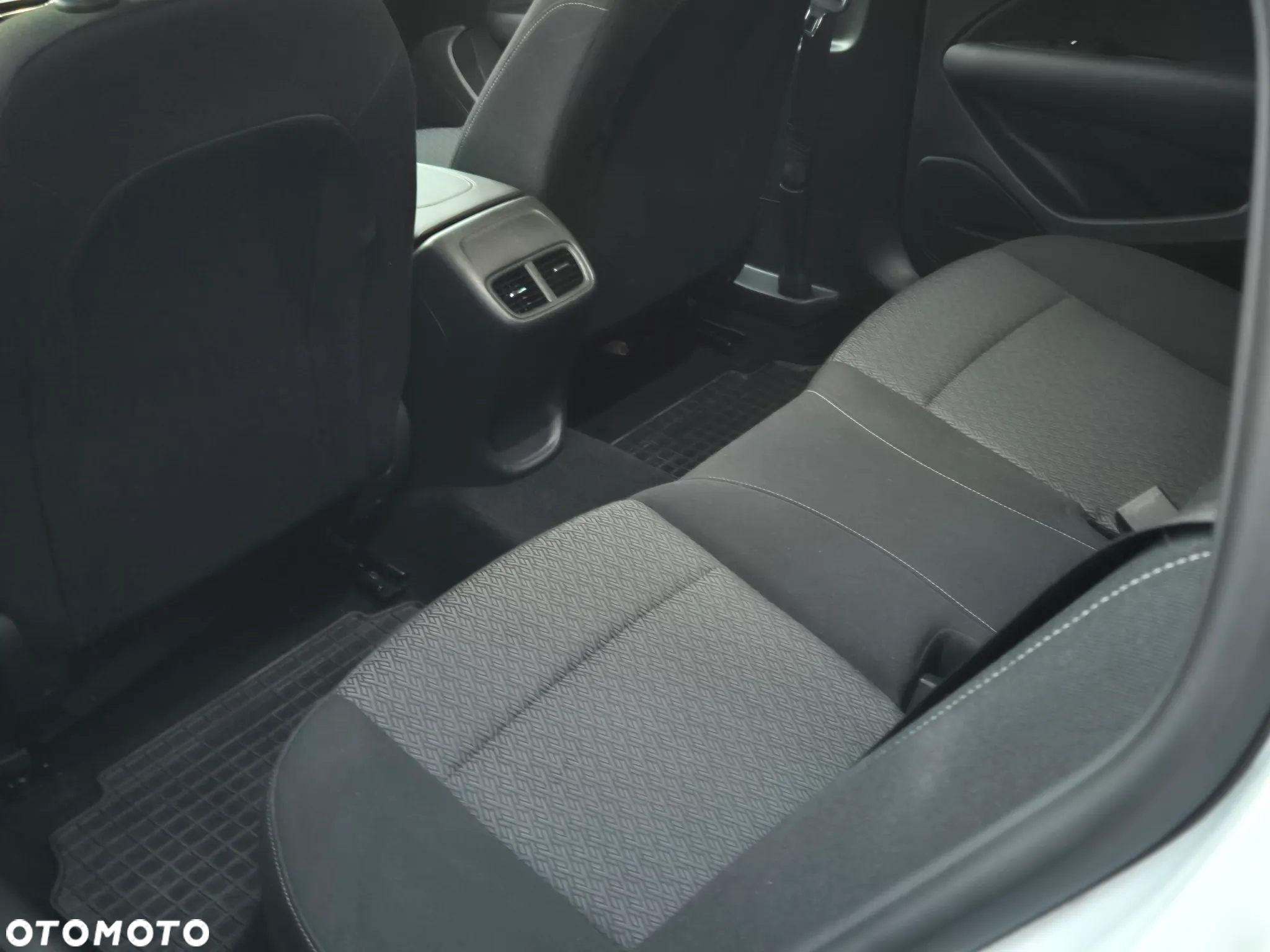 Opel Insignia - 11