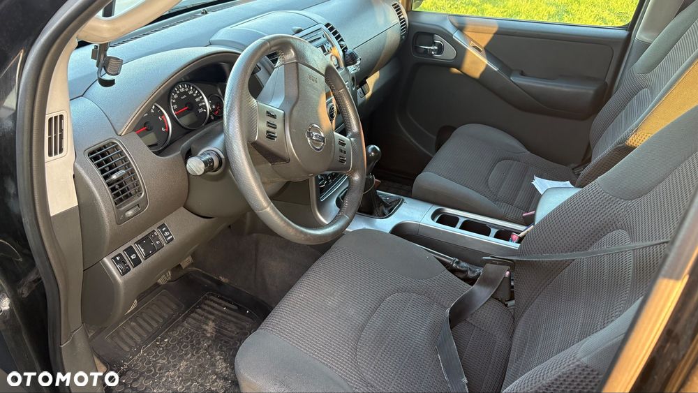 Nissan Pathfinder - 3