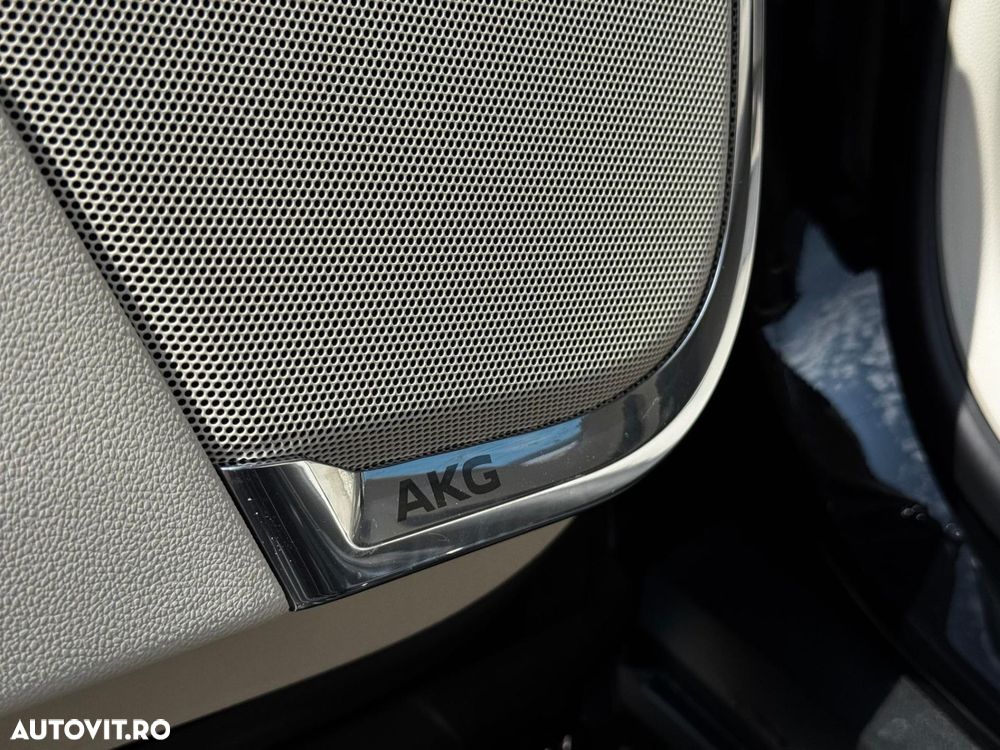 Cadillac Escalade - 17