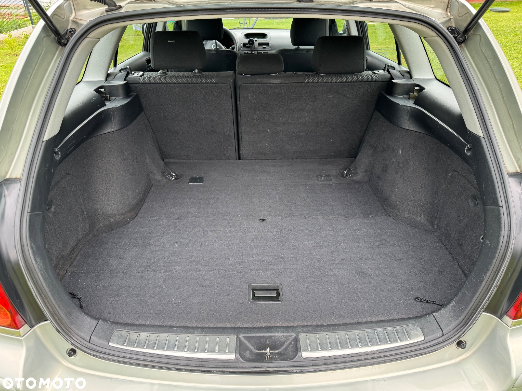 Toyota Avensis 2.0 D-4D Combi - 25