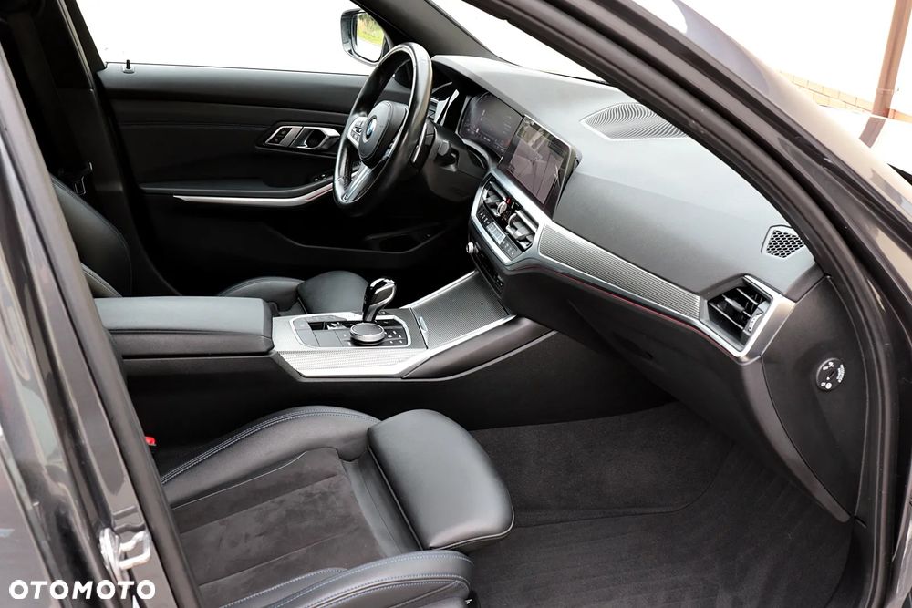 BMW Seria 3 320d Touring M Sport - 28