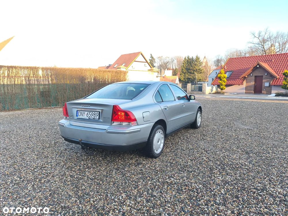 Volvo S60 2.4 Momentum - 4