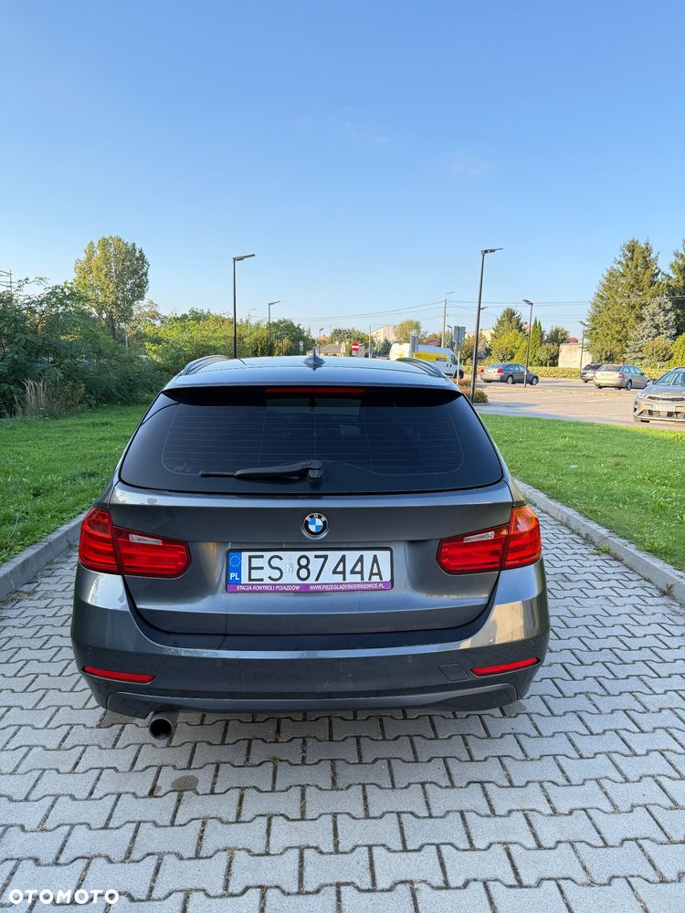 BMW Seria 3 320i xDrive - 6