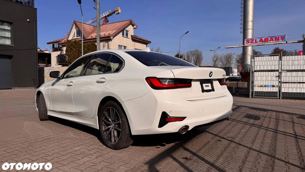 BMW Seria 3 330i Sport Line - 8