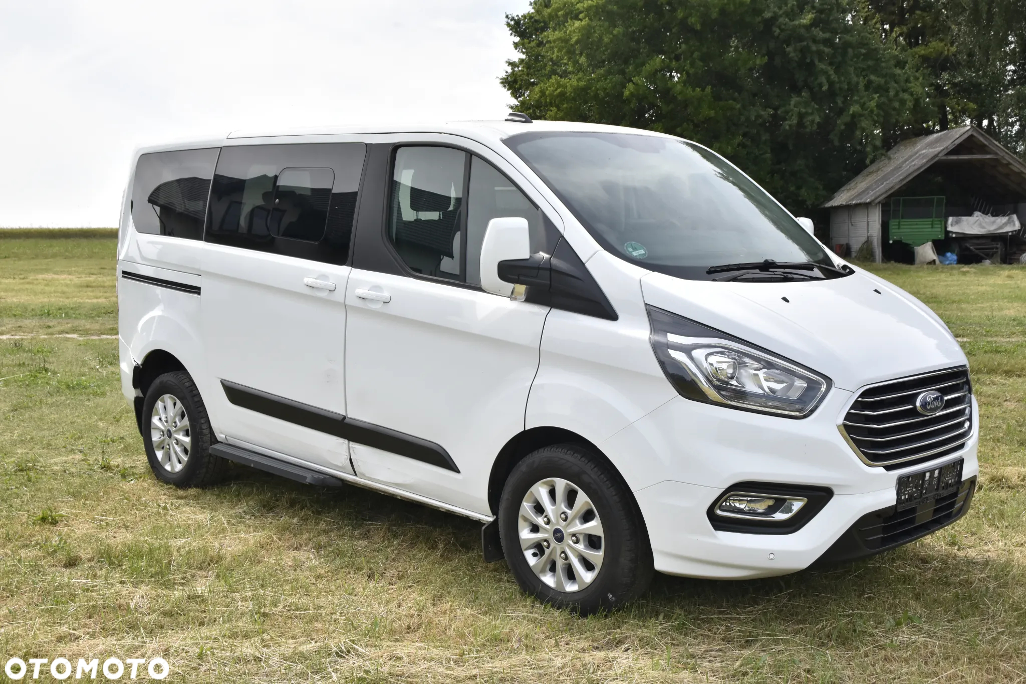 Ford Tourneo Custom - 2