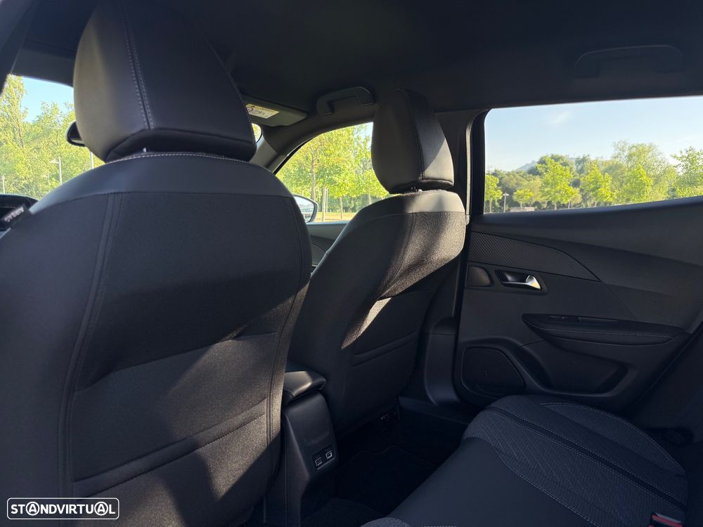 Peugeot e-2008 Allure - 43