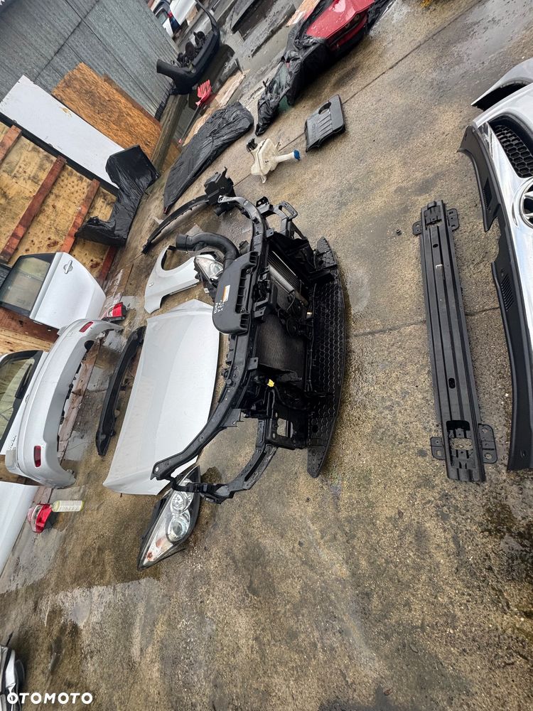 Hyundai i30 srebrny szary kolor 2R XP zderzak przód przedni pas przedni z chłodnicami lampy lampa soczewki soczewka soczewkowe maska srebrna błotnik prawy lewy przedni zbiornik zbiorniczek spryskiwaczy płynu podszybie drzwi szybka prawa lewa przednia tylnia drzwi przednie tylne prawy przód prawy tył przód lewy tył lewy klapa bagażnika bagażnik zderzak tylni tył kombi lampy tył tylnie prawa lewa belka przód przednia belka tylnia tył obudowa filtra powietrza lusterko prawe lewe - 6